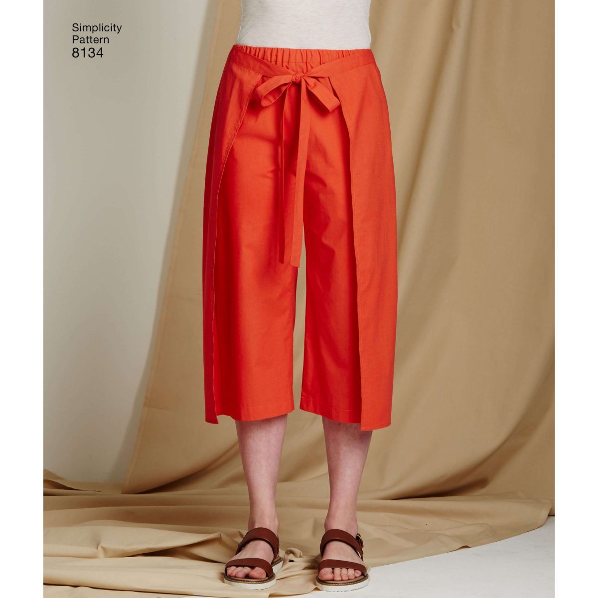 Simplicity Pattern 8134 Misses' Easy-to-Sew Trousers and Shorts