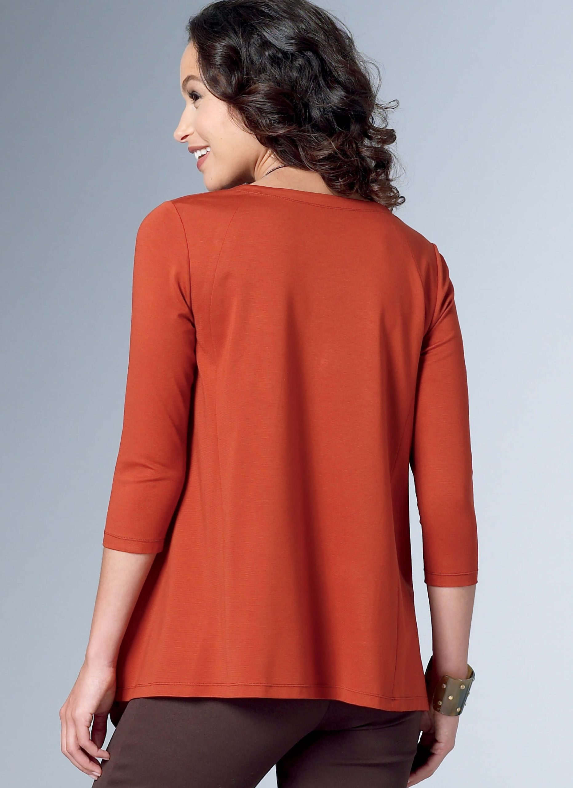 Misses' Loose Knit Tunics with Shaped Sides and Pockets