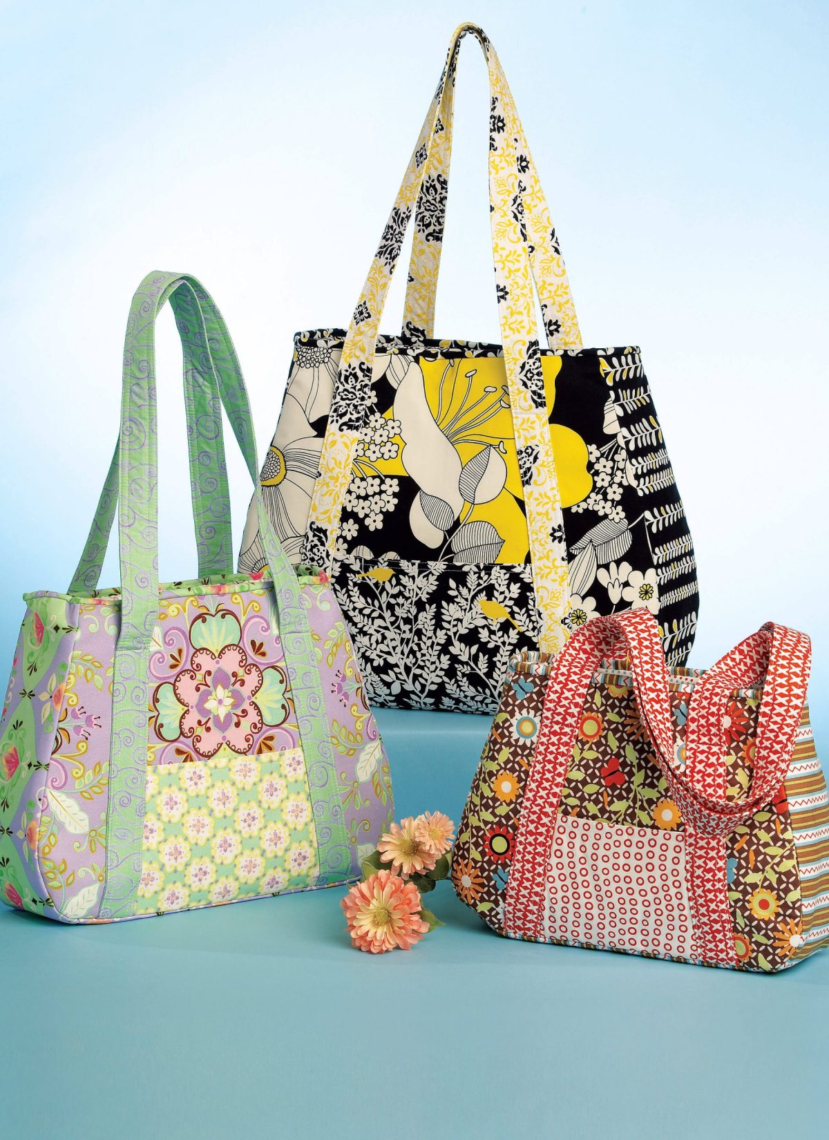 McCall's Sewing Pattern M5822 Tote Bag In Sizes - Main Image
