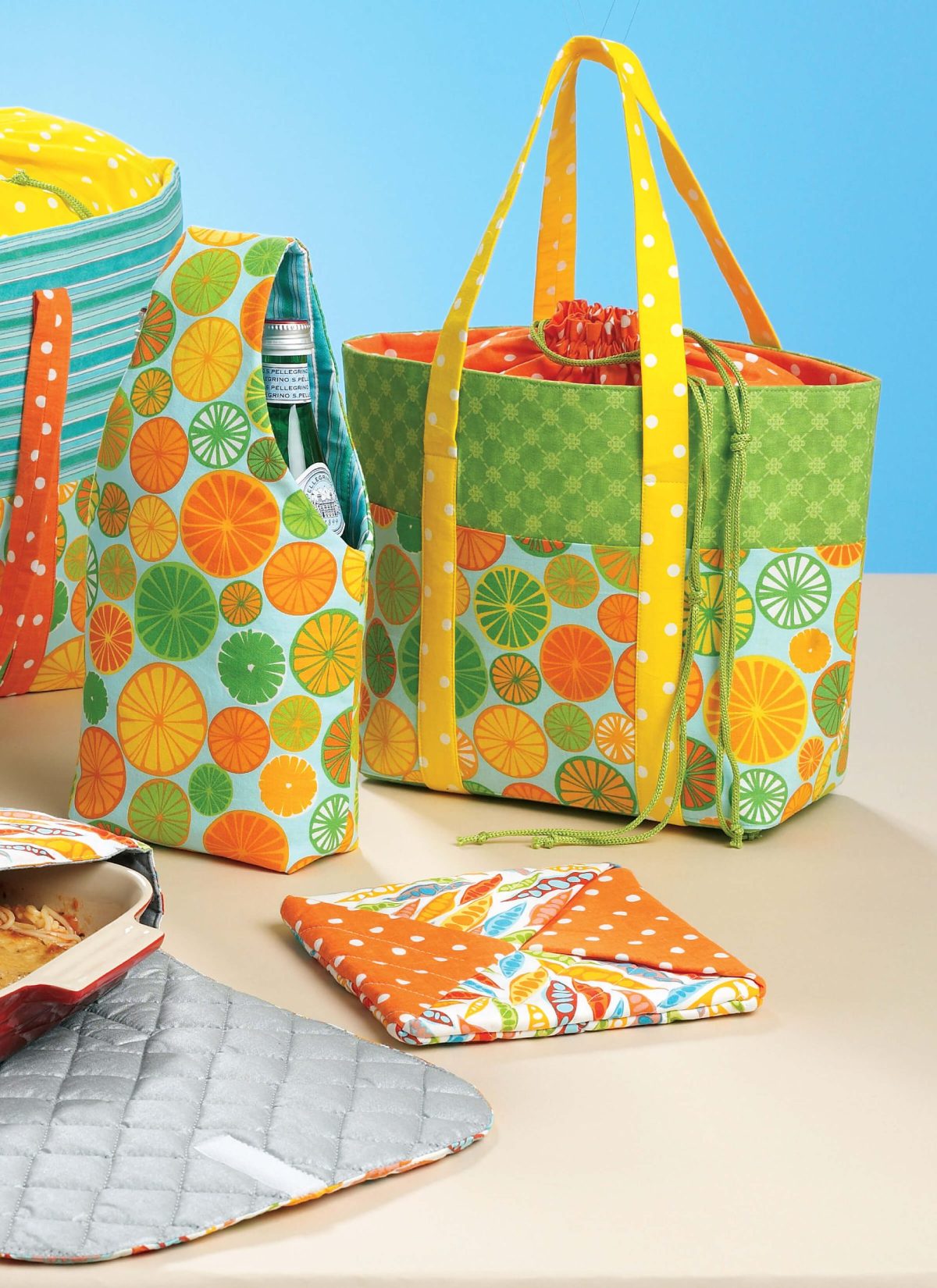 McCall's Sewing Pattern M6338 Carriers, Hot Pad and Picnic Totes