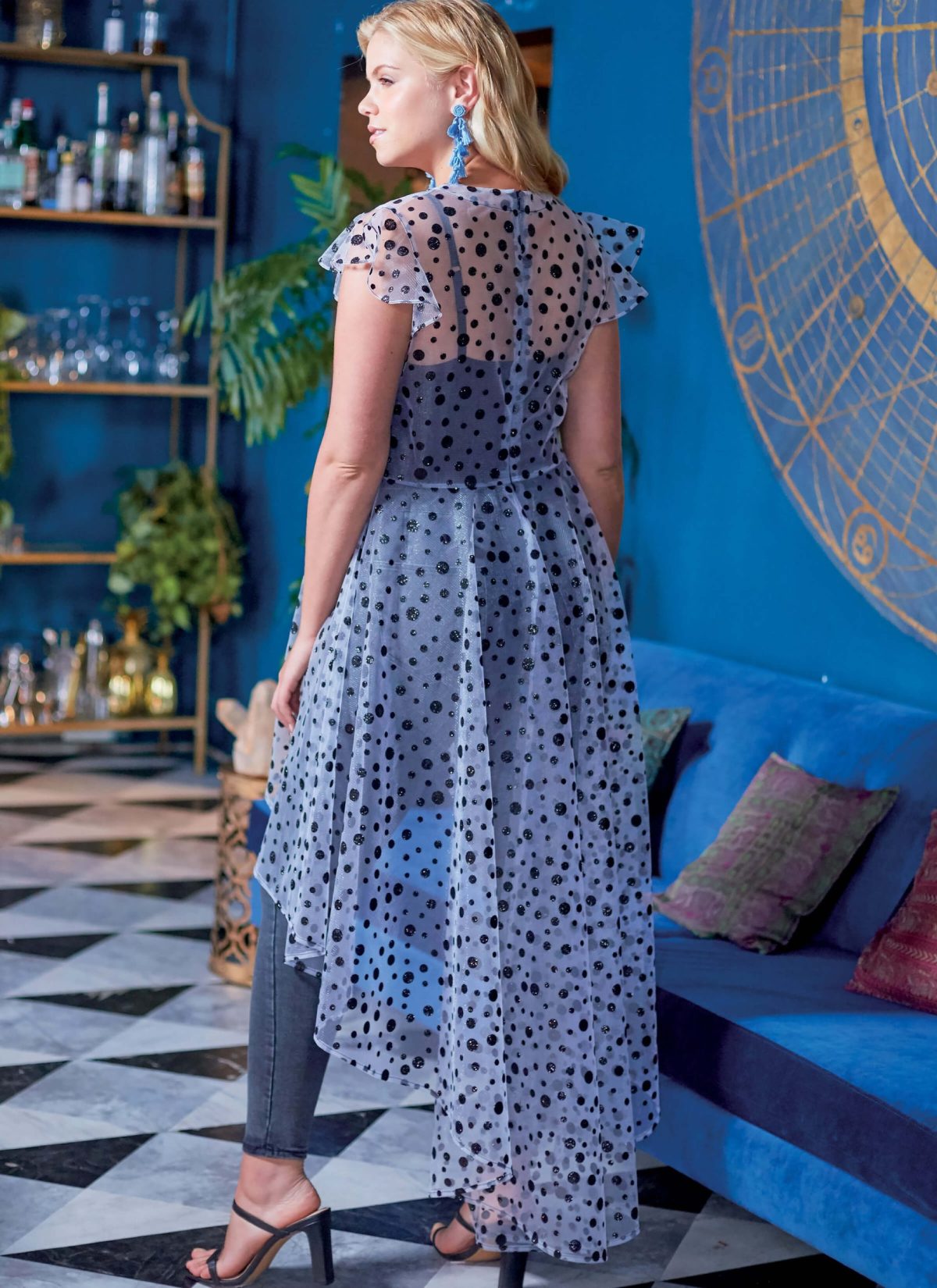 McCalls Sewing Pattern M8113 Misses' & Women's Tops With Cup Sizes Pattern Pieces. #PortiaMcCalls