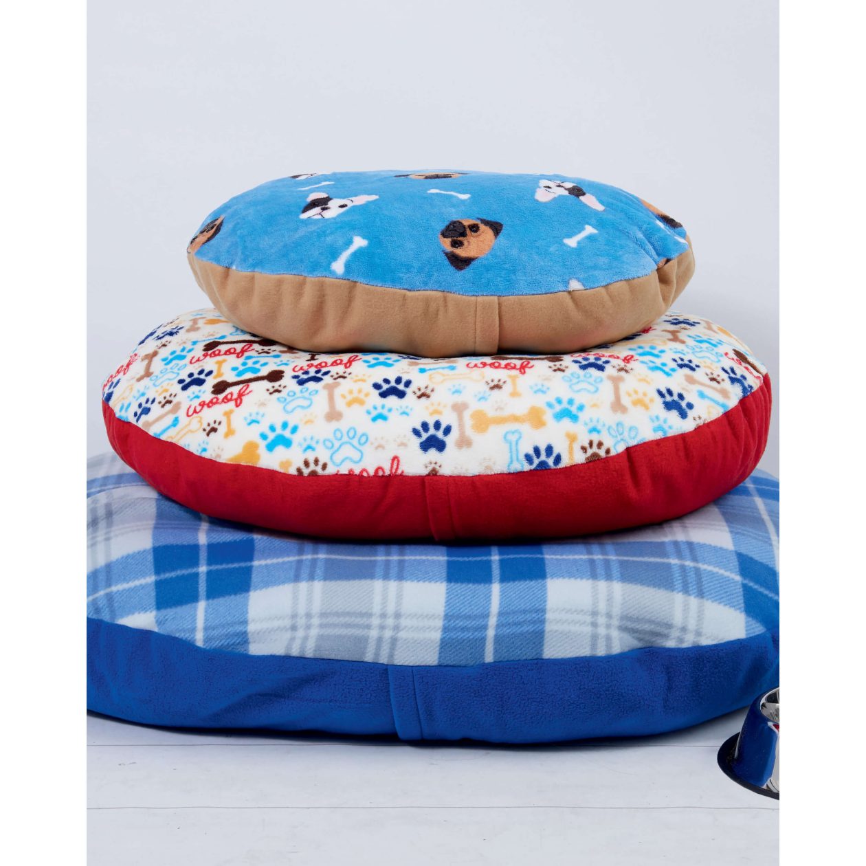 Simplicity Sewing Pattern S9510 Dog Beds, Leash with Case, Harness Vest and Coat