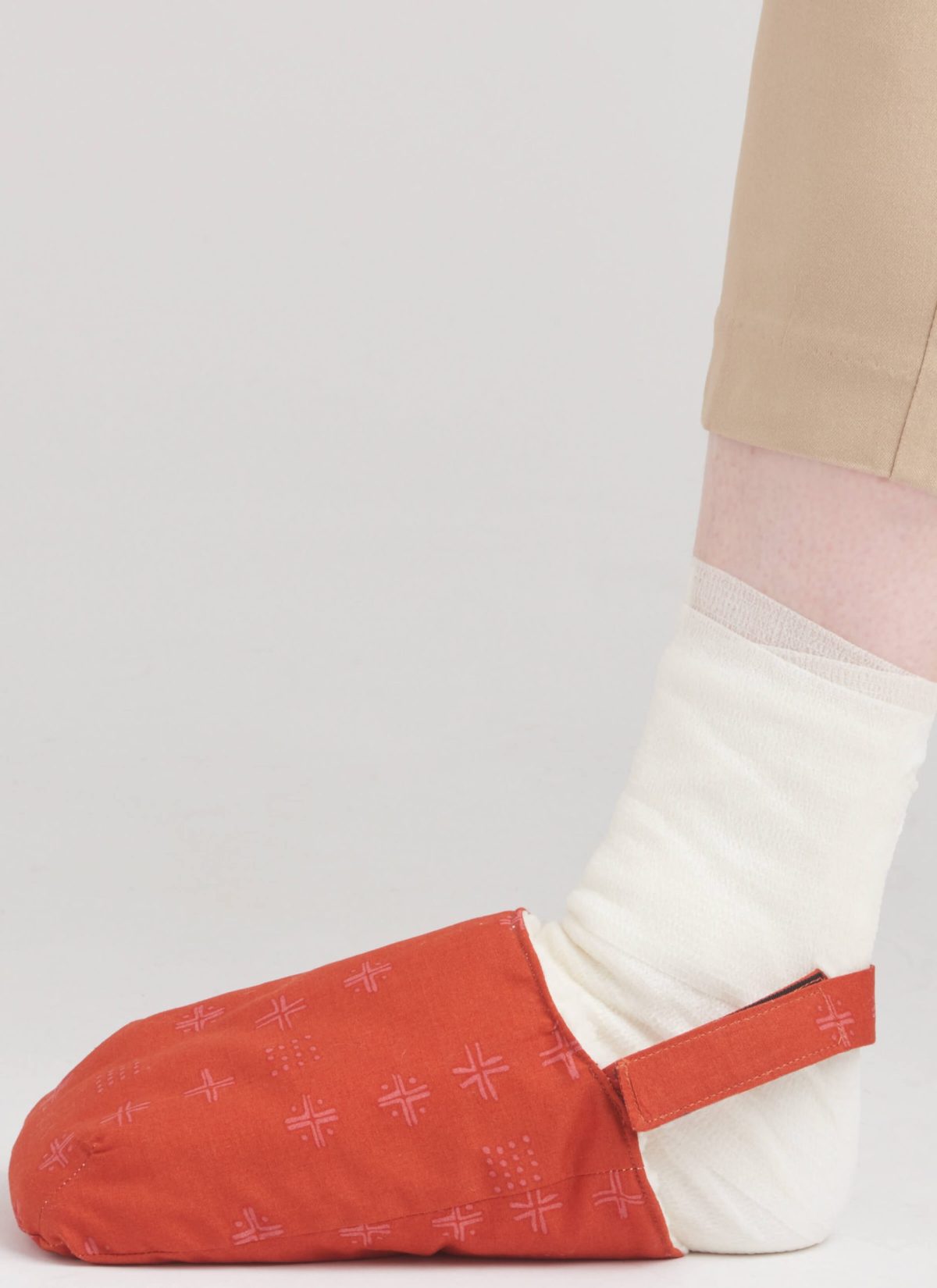 Simplicity Sewing Pattern S9724 Crutch Pads, Bag and Toe Cover