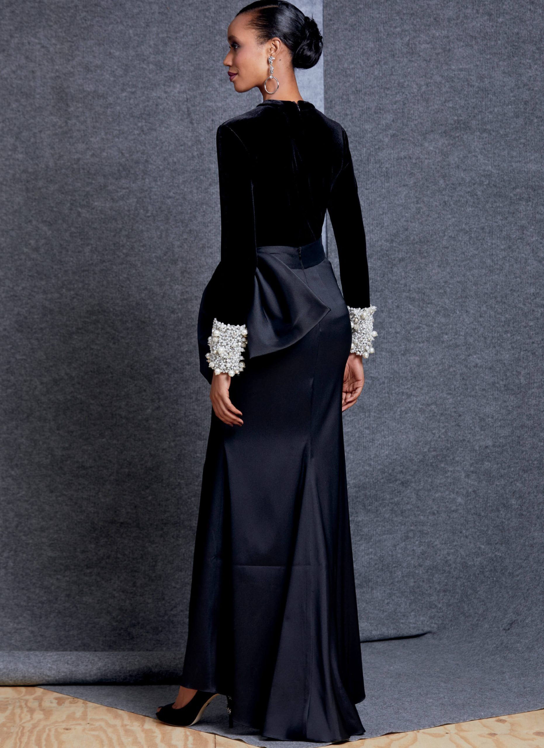 Vogue Patterns V1605 Misses' Top and Skirt