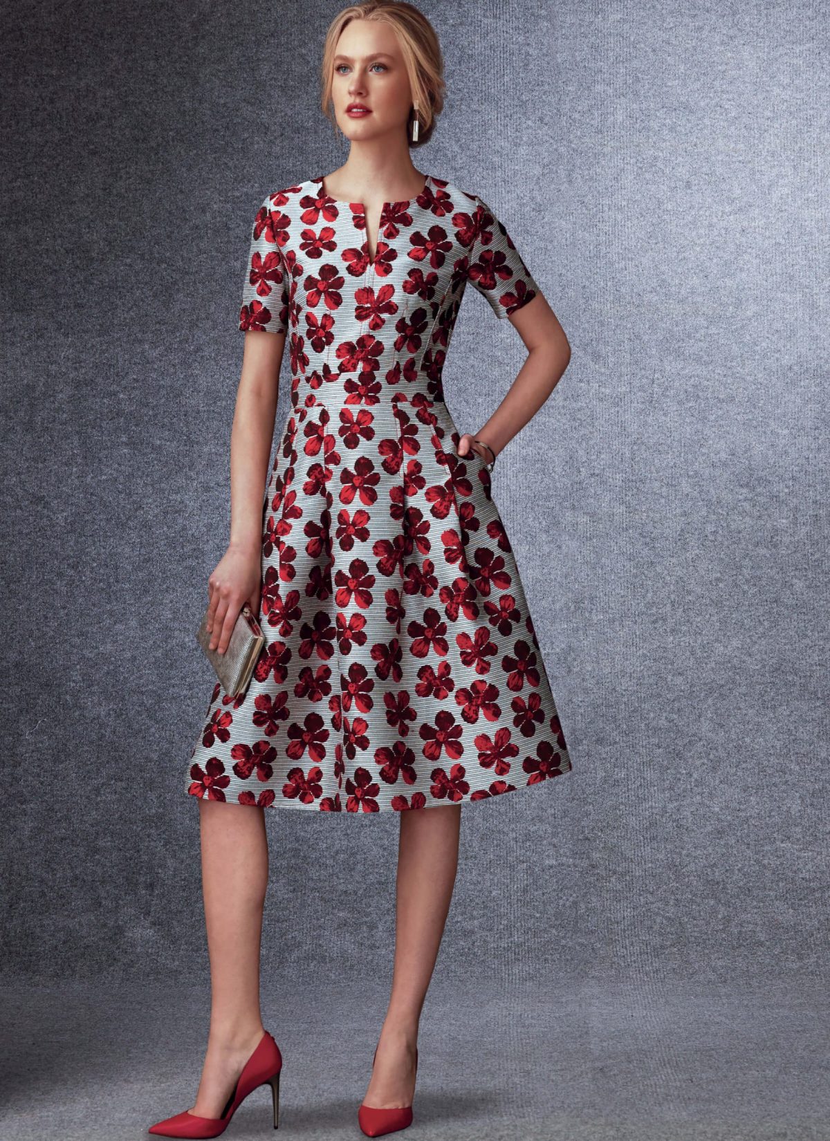 Vogue Patterns V1737 Misses' Fit-And-Flare Dresses with Waistband and Pockets