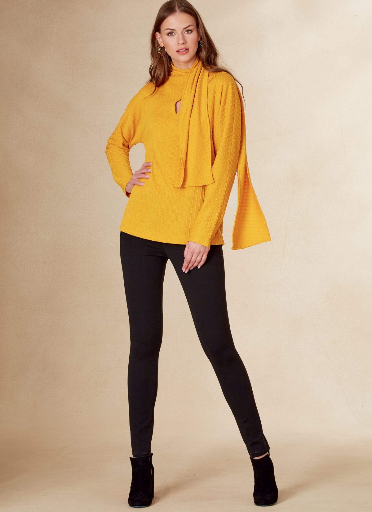 Vogue Patterns V1825 Misses' and Misses' Petite Top