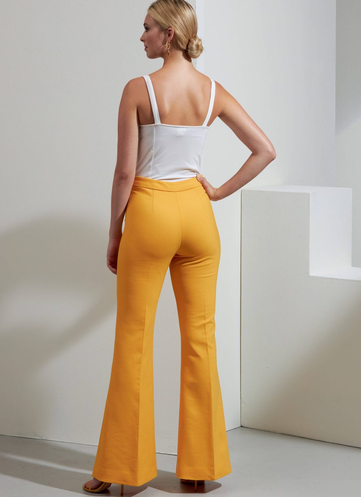 Vogue Patterns V1870 Misses' Jacket and Trousers