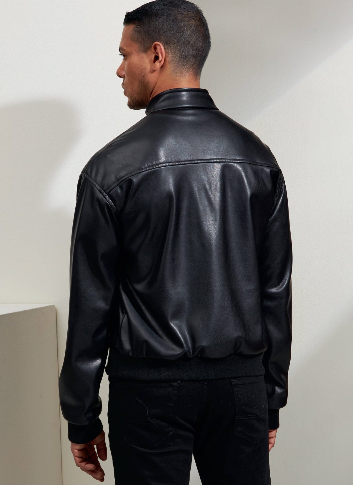 Vogue Patterns V1877 Unisex Bomber Jacket