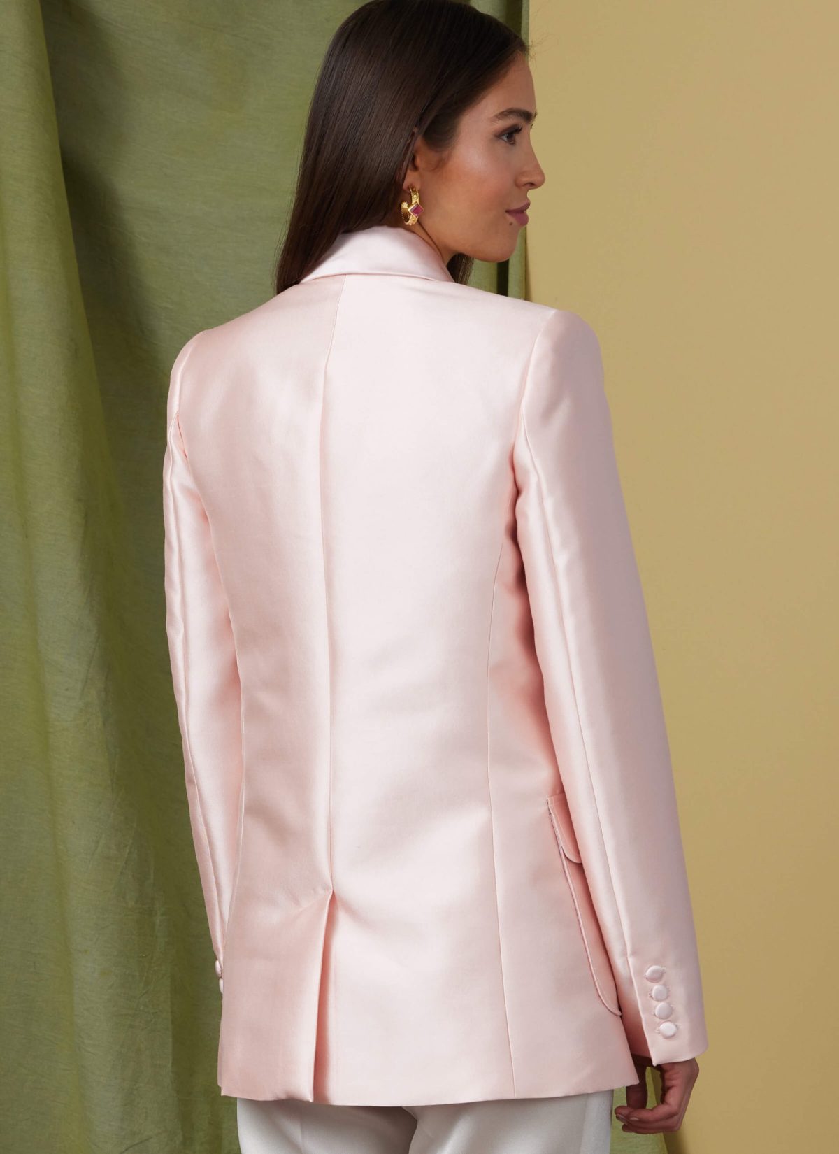 Vogue Patterns V1927 Misses' Double-Breasted Jacket