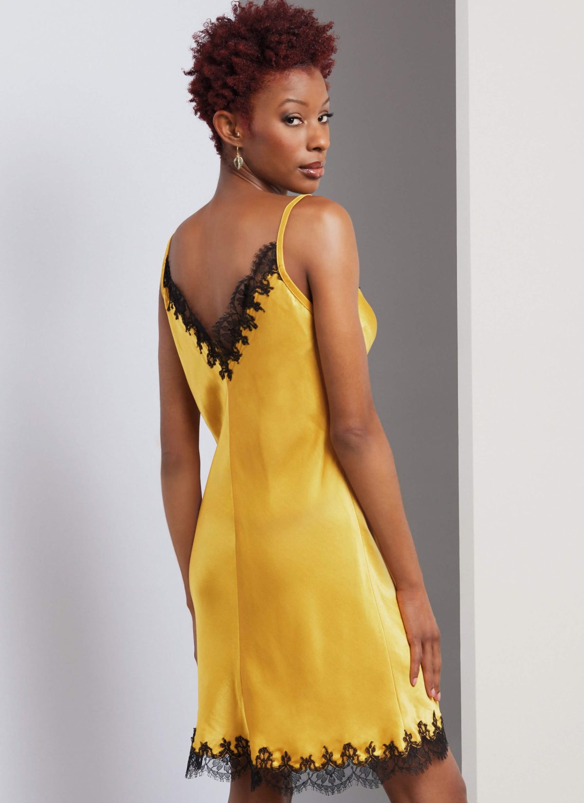 Vogue Patterns V1962 Misses' Robe, Camisole, Slip Dress and Trousers