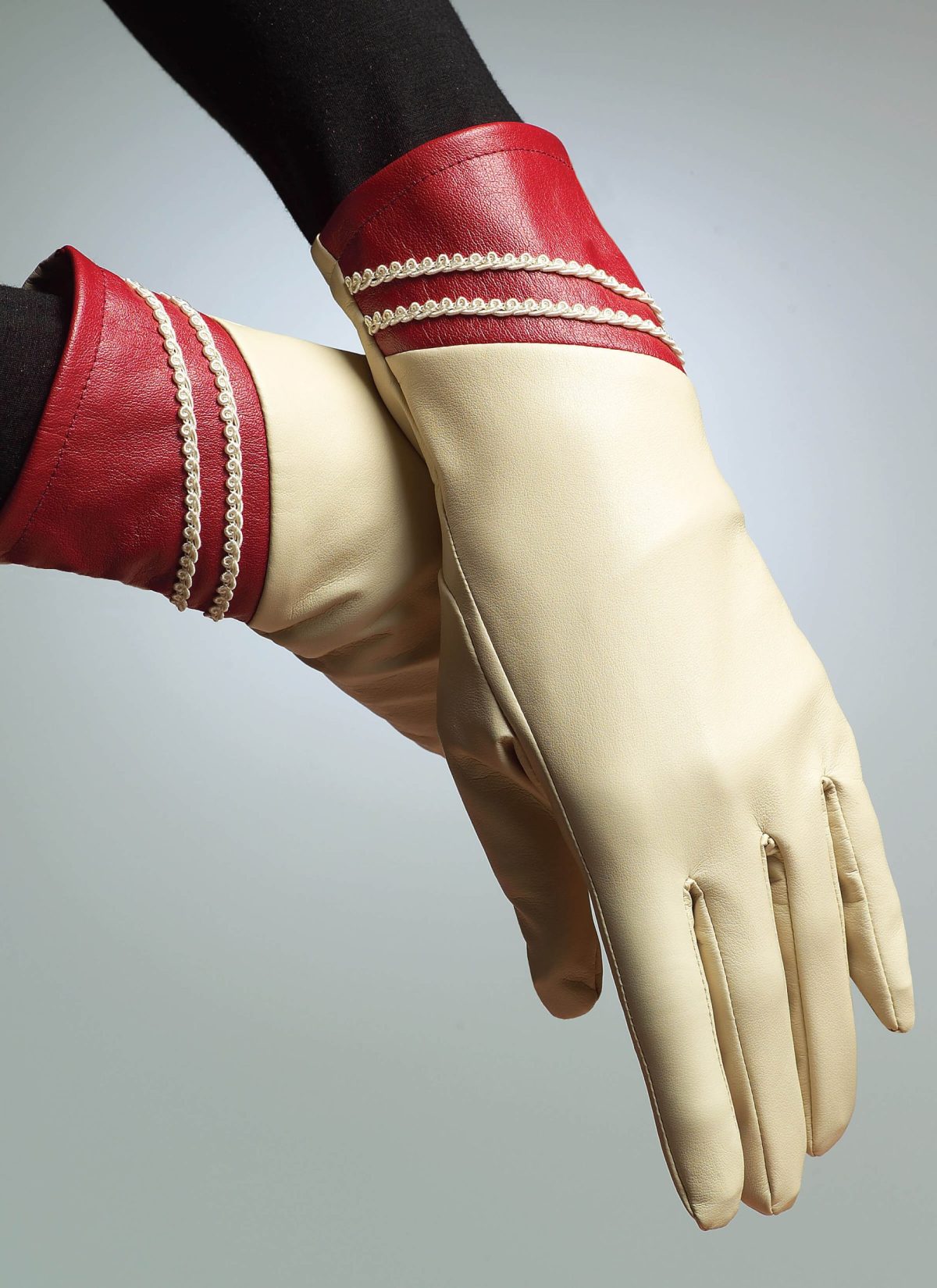 Vogue Patterns V8311 Gloves