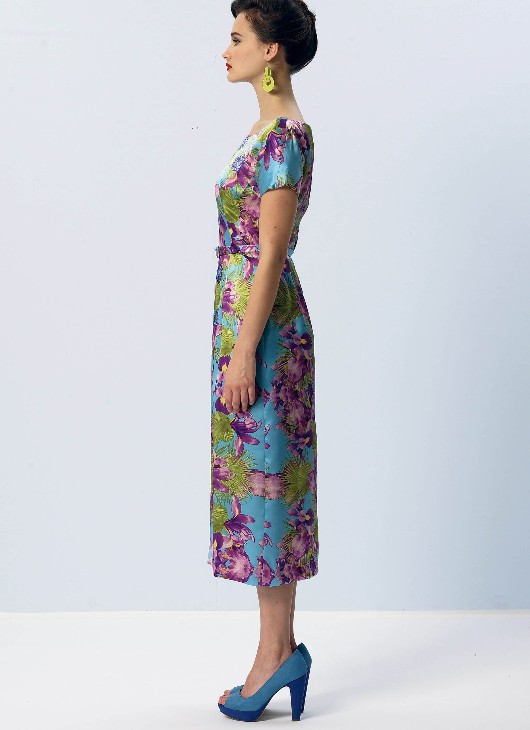Vogue Patterns V8875 Misses' Dress, Belt, Coat and Detachable Collar