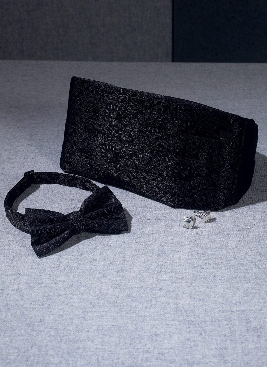 Vogue Patterns V9073 Men's Vest, Cummerbund, Pocket Square and Ties