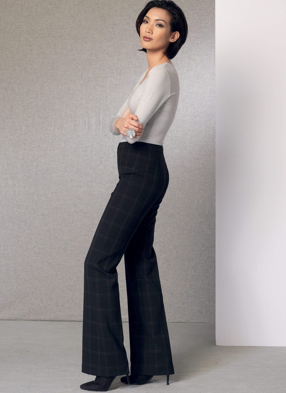 Vogue Patterns V9181 Misses' Custom-Fit Bootcut Pants