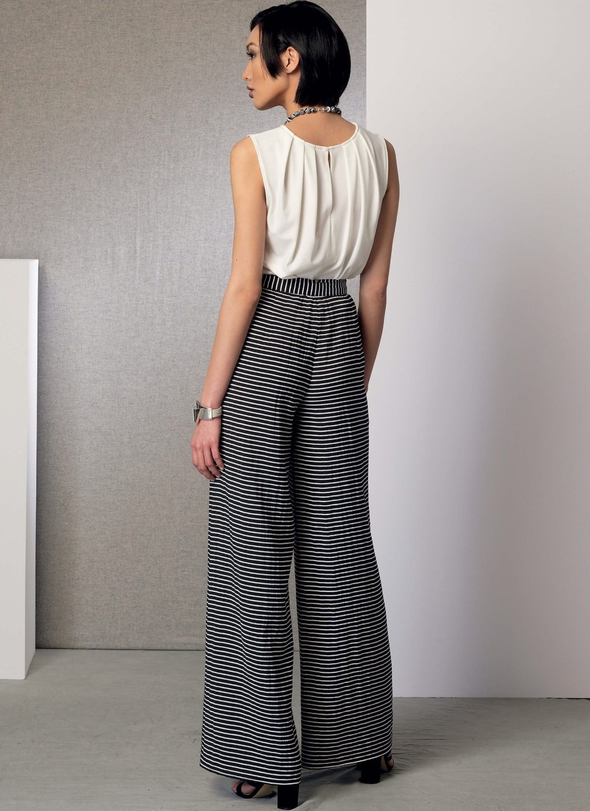 Vogue Patterns V9191 Misses' Ponchos, Back-Pleat Top, Shorts and Wide-Leg Wrap Pants