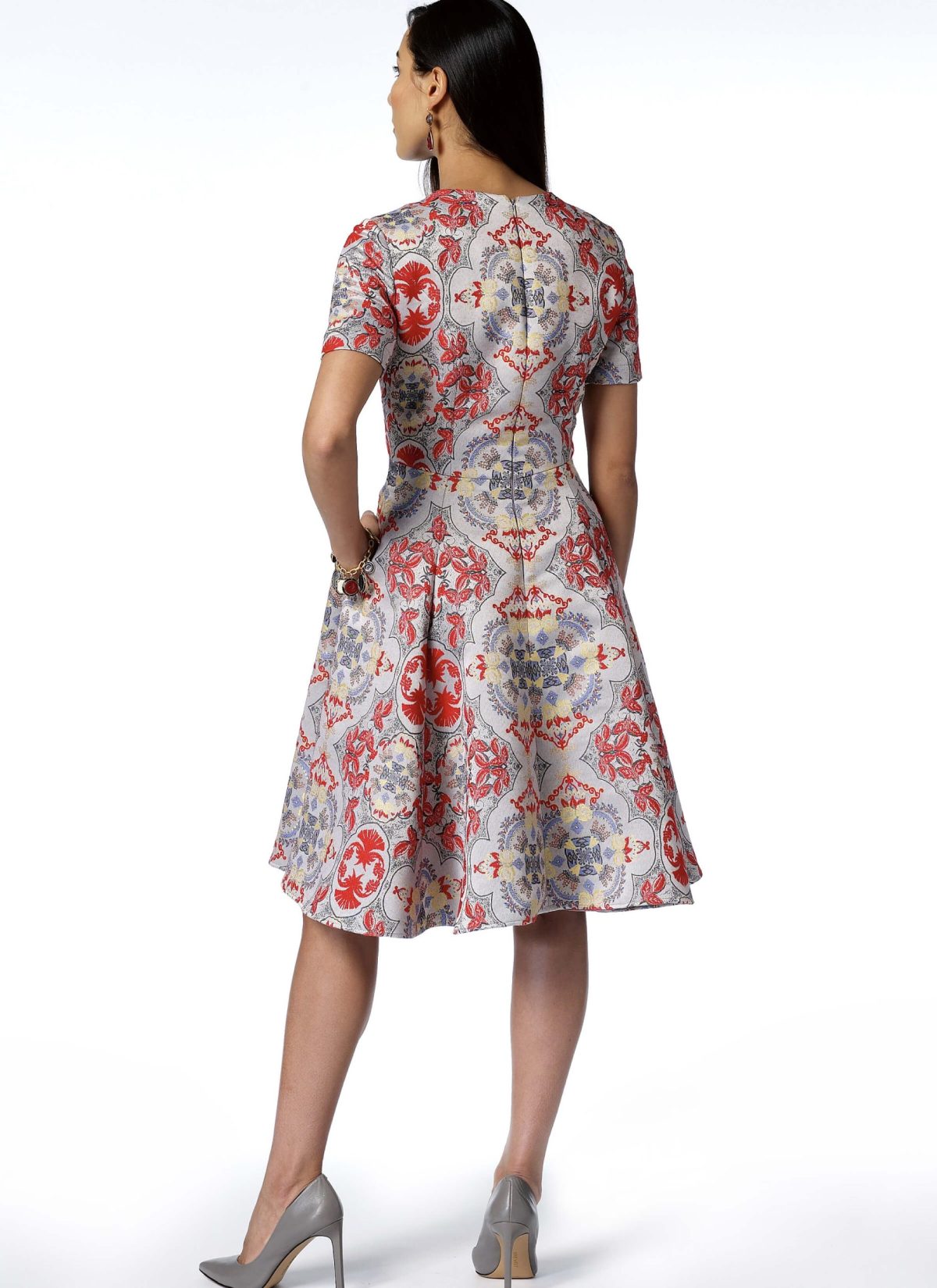Vogue Patterns V9202 Misses' Dresses with Flared or Straight Skirt Options