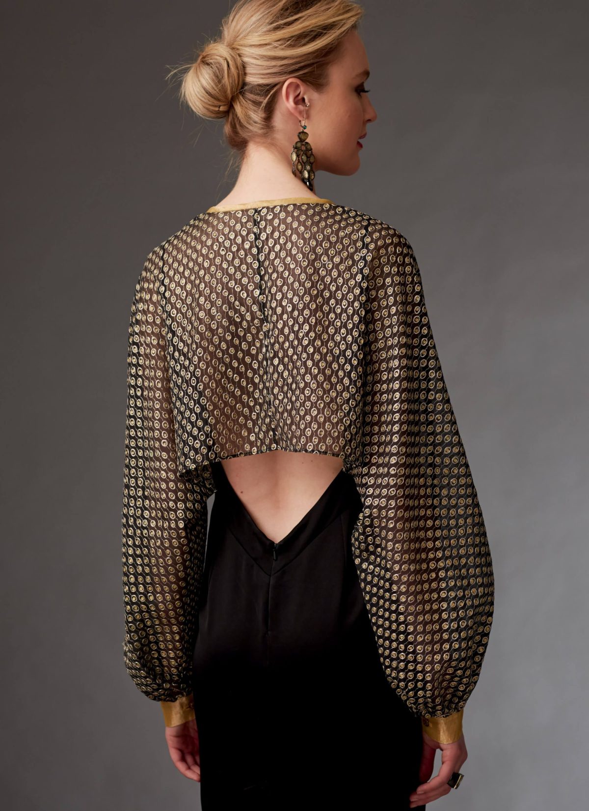 Vogue Patterns V9276 Misses' Reversible Shrugs and Capelet