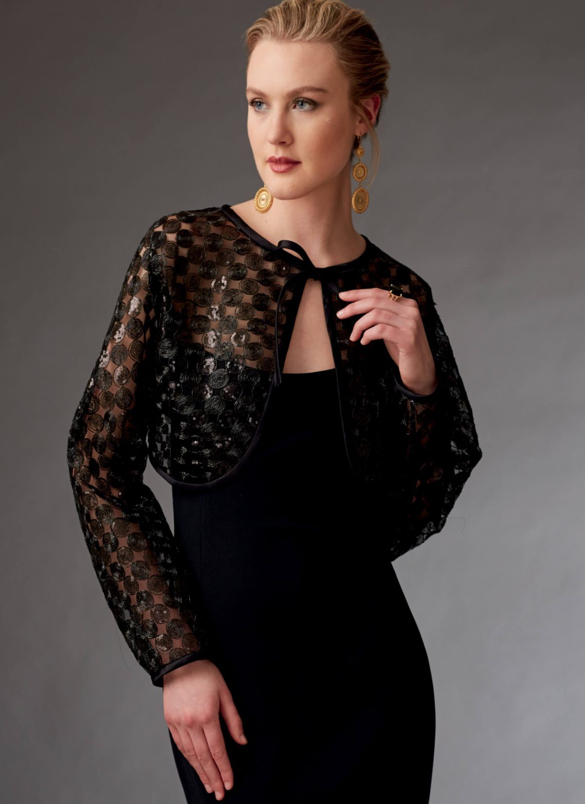 Vogue Patterns V9276 Misses' Reversible Shrugs and Capelet