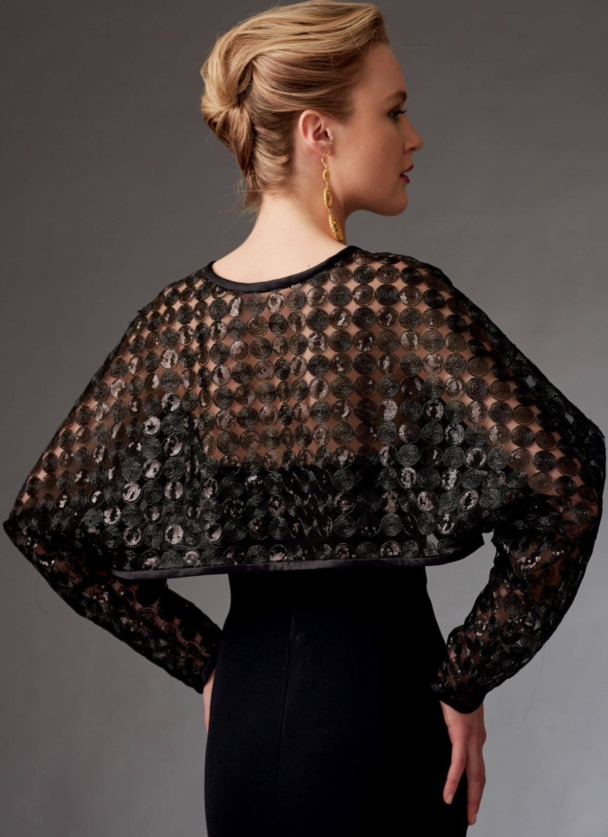 Vogue Patterns V9276 Misses' Reversible Shrugs and Capelet