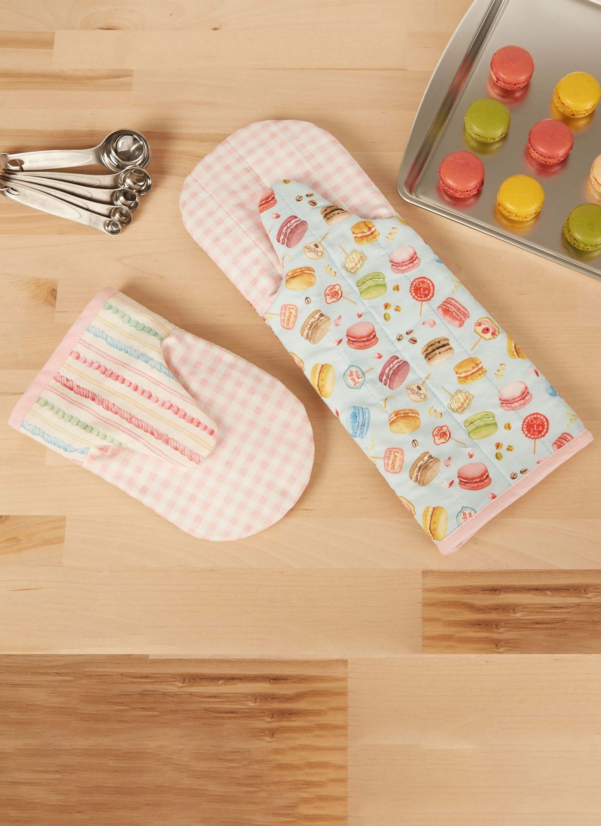 McCall's Sewing Pattern M8494 Misses' Apron and Kitchen Accessories