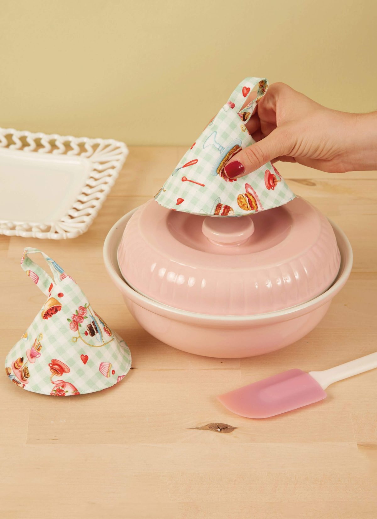 McCall's Sewing Pattern M8494 Misses' Apron and Kitchen Accessories