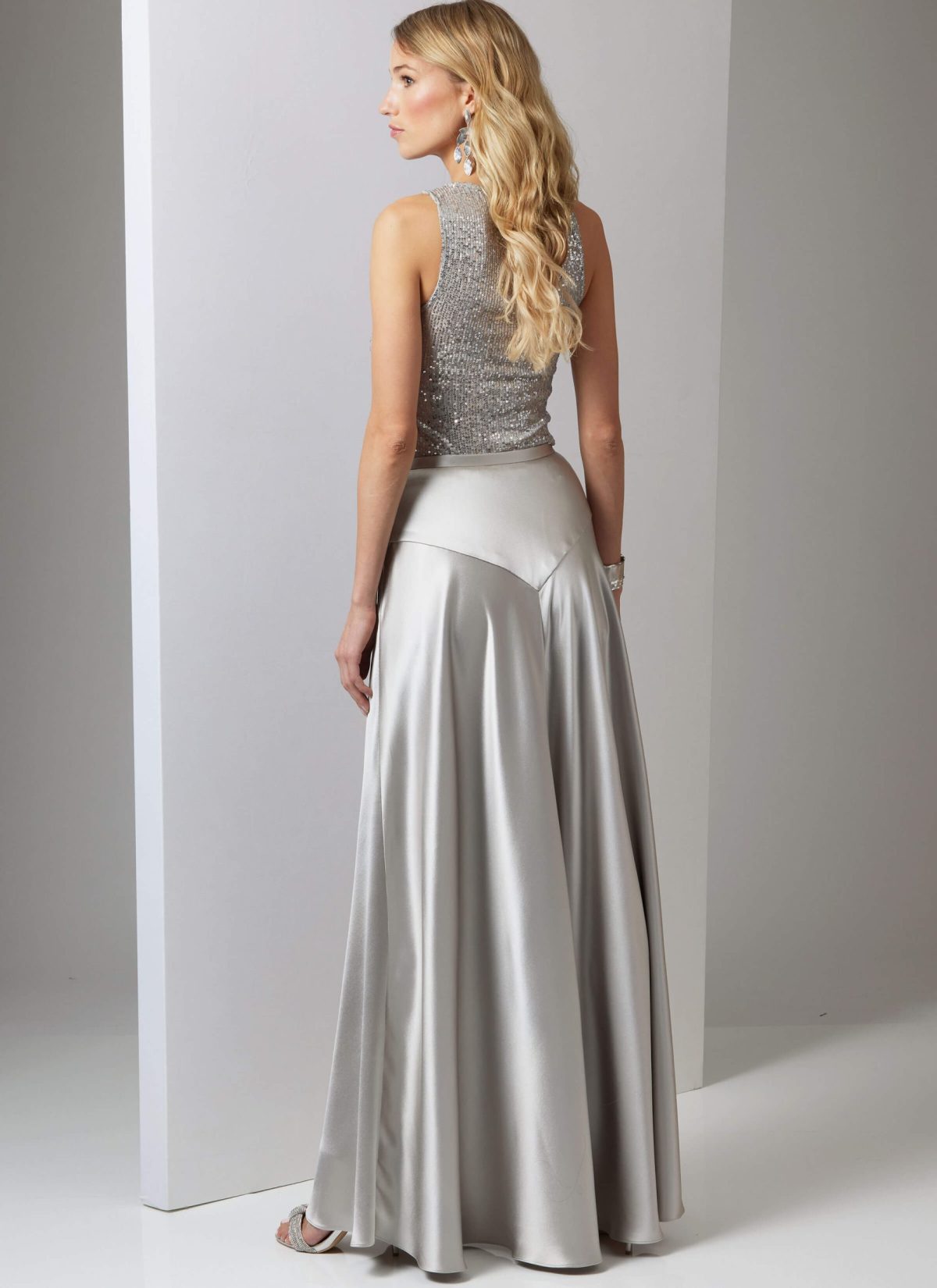 Vogue Patterns V2033 Misses Skirt in Two Lengths