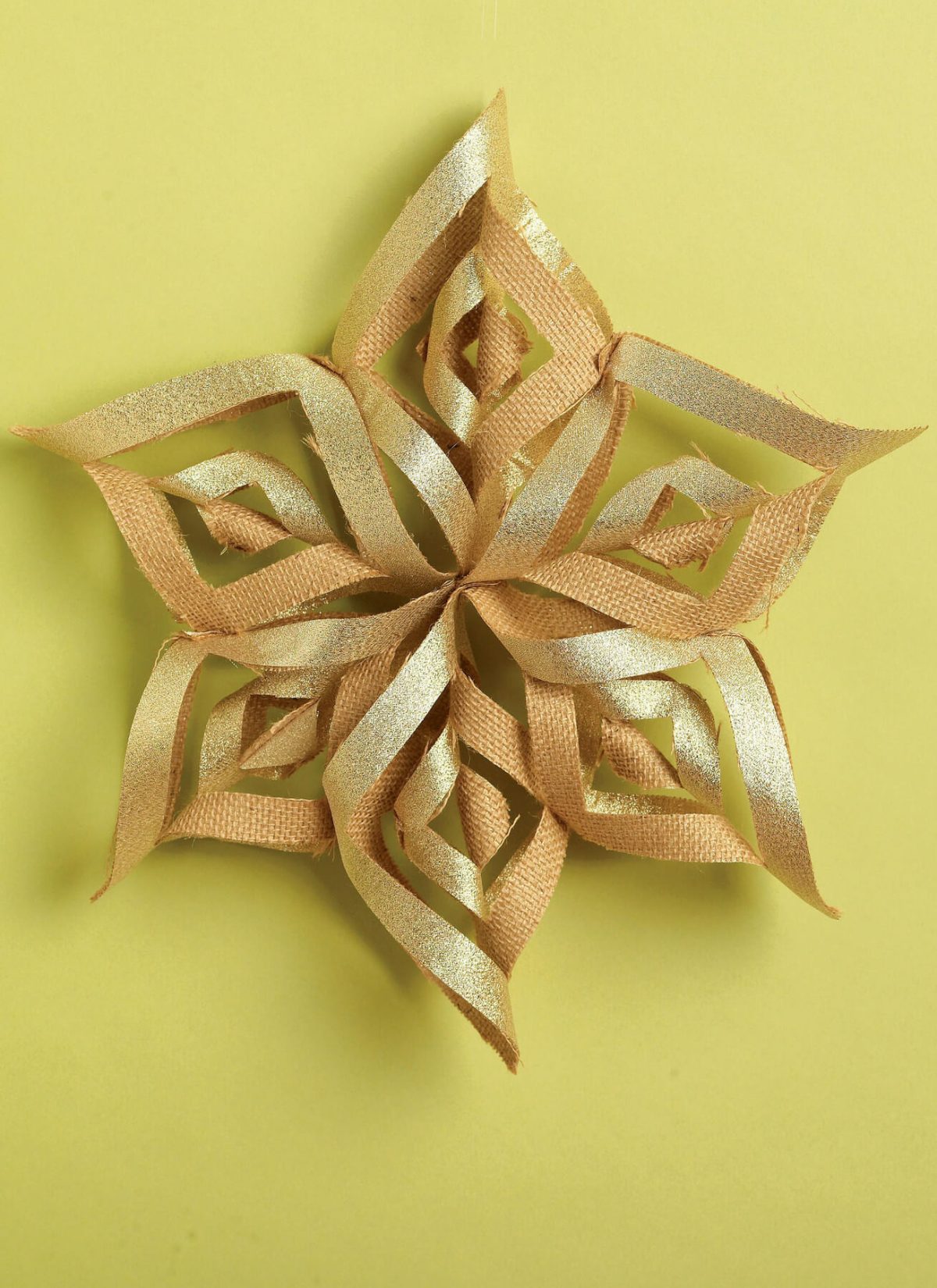 McCall's Sewing Pattern M7524 Christmas Table Runners and Decorations