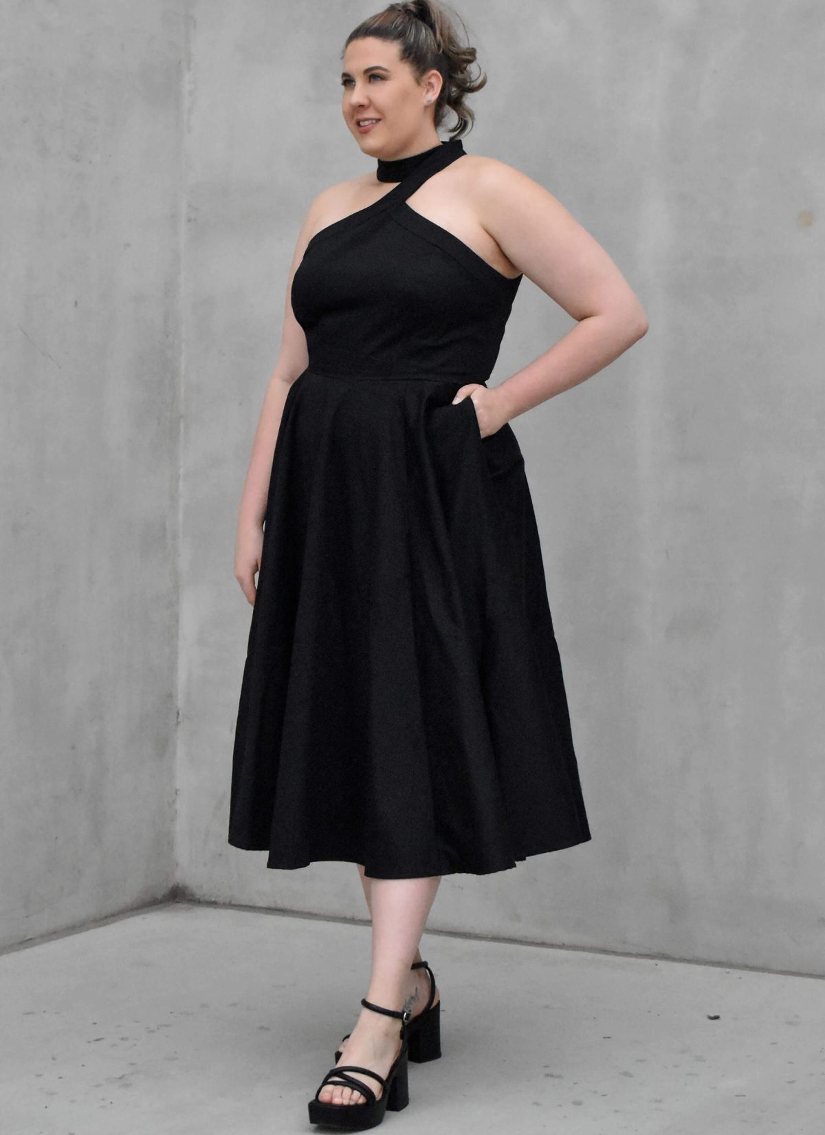 Know Me Sewing Pattern ME2085 Misses' Dress in Two Lengths by Alisha Grace