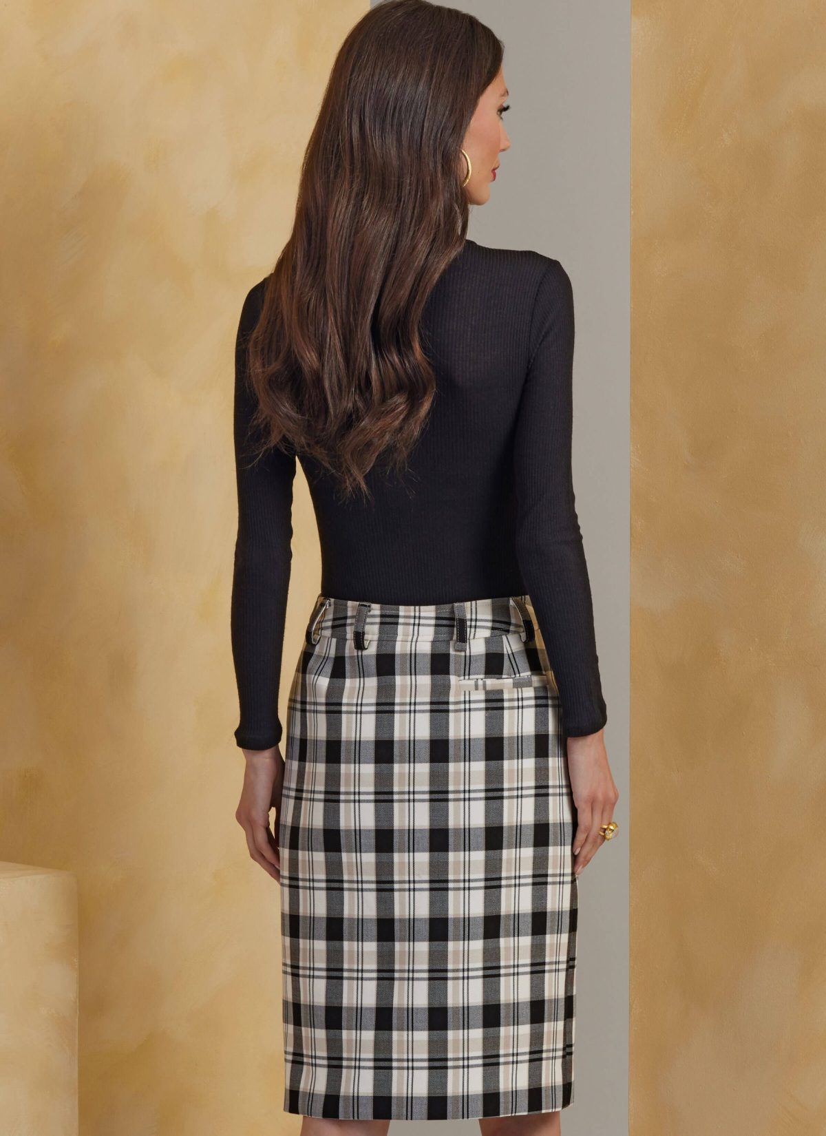 Vogue Sewing Pattern V2069 Misses' Skirt in Two Lengths