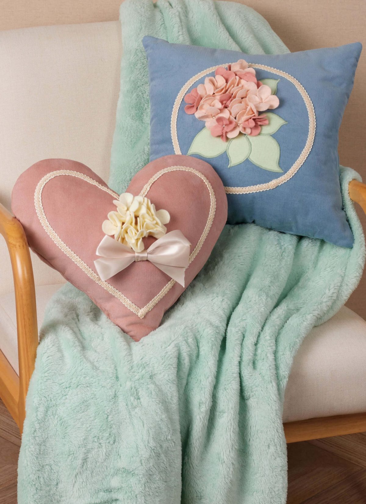 McCall's Sewing Pattern M8573 Pillows