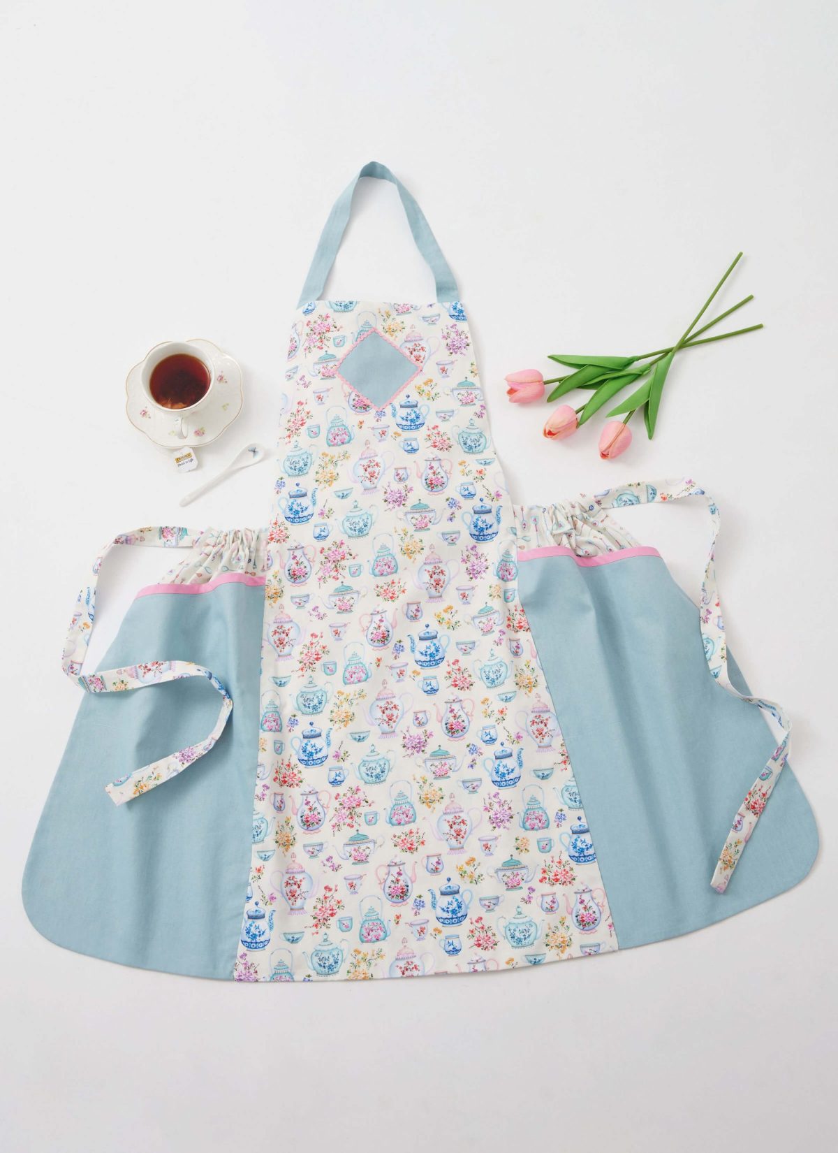 Simplicity Sewing Pattern S3120 Misses' Apron in Two Lengths