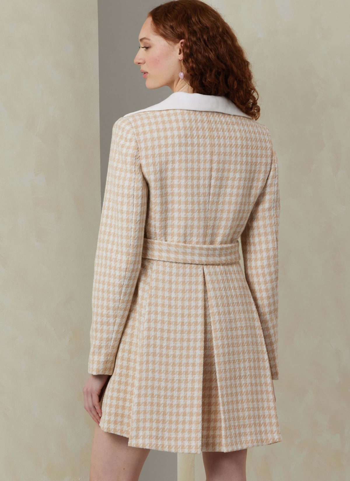 Vogue Patterns Sewing Pattern V2092 Misses' Coats