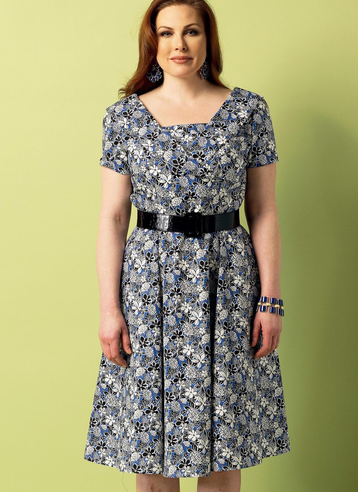 Butterick Sewing Pattern B5930 Misses'/Misses' Petite/Women's/Women's Petite Shawl Collar Dresses