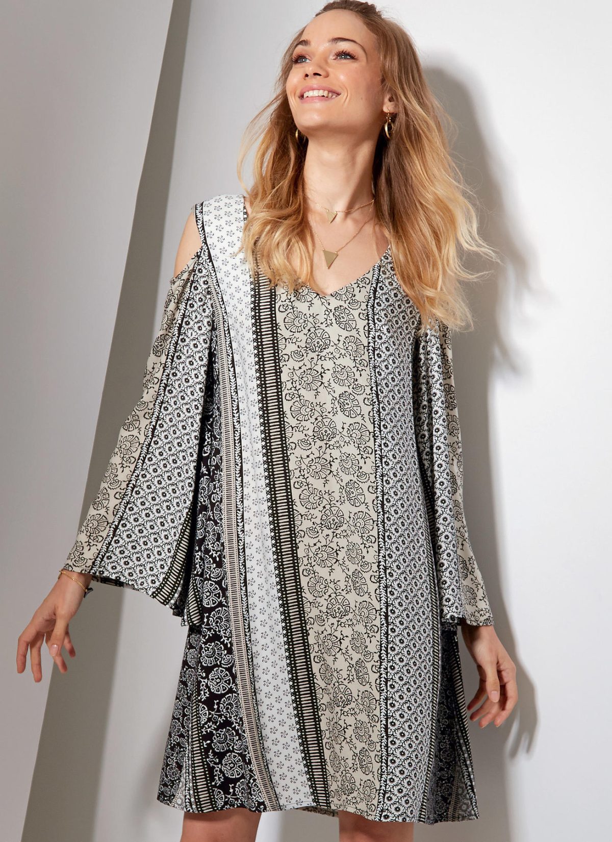 McCall's Sewing Pattern M7532 Misses' V-Neck, Flared-Sleeve Dresses