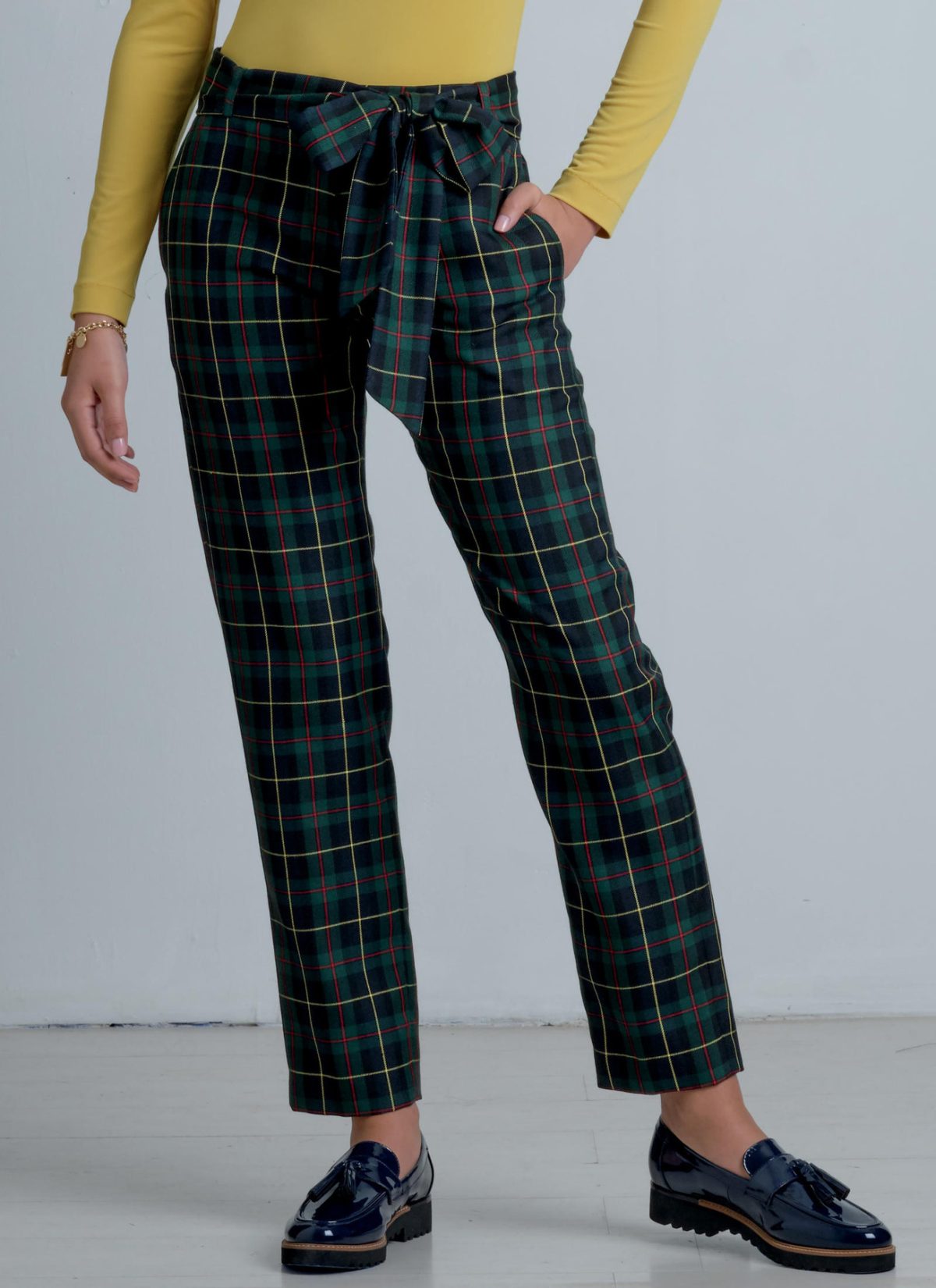 McCall's Sewing Pattern M8006 Misses' Shorts, Pants and Sash