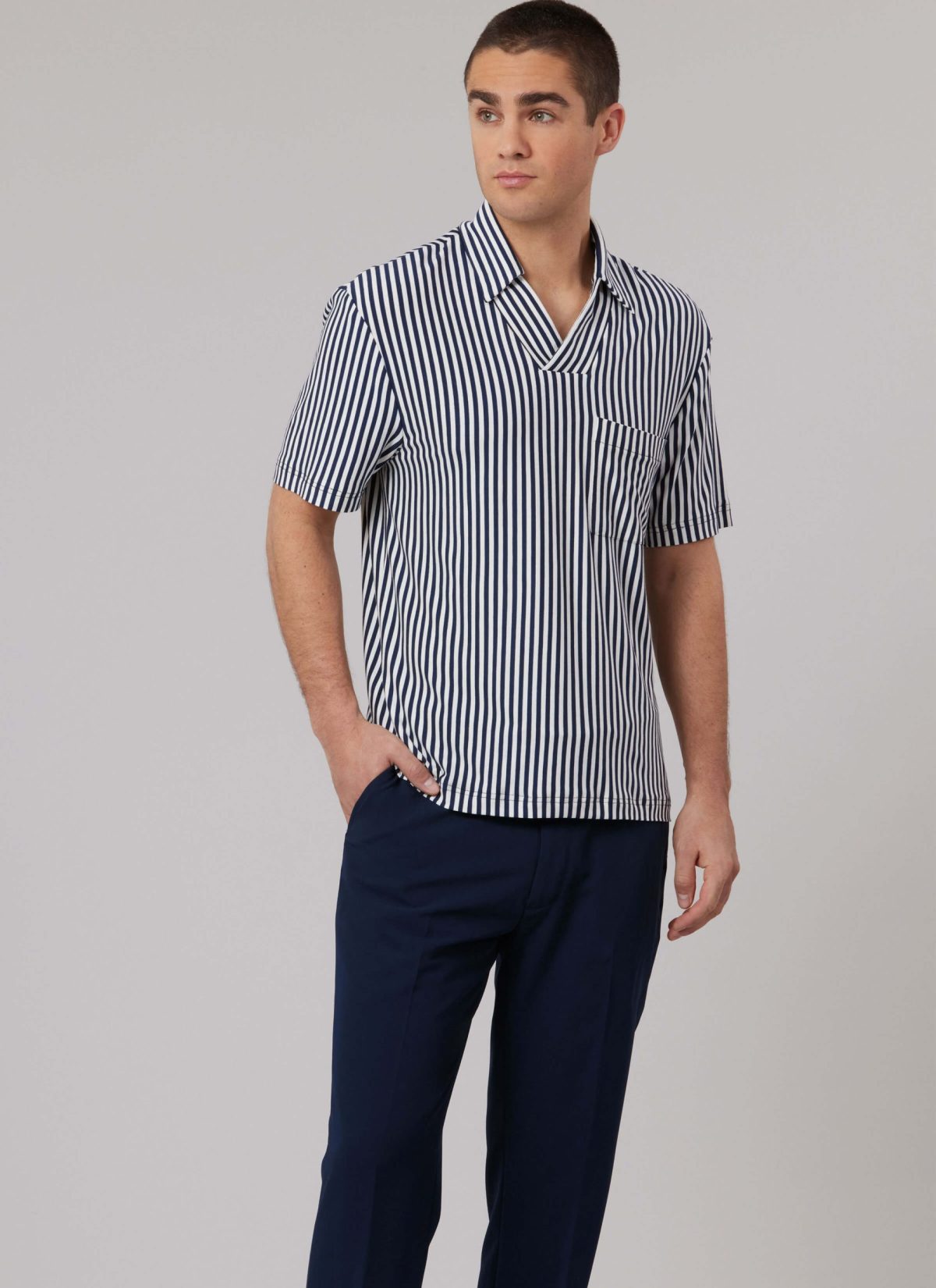 McCall's Sewing Pattern M8589 Men's Top with Sleeve Variations