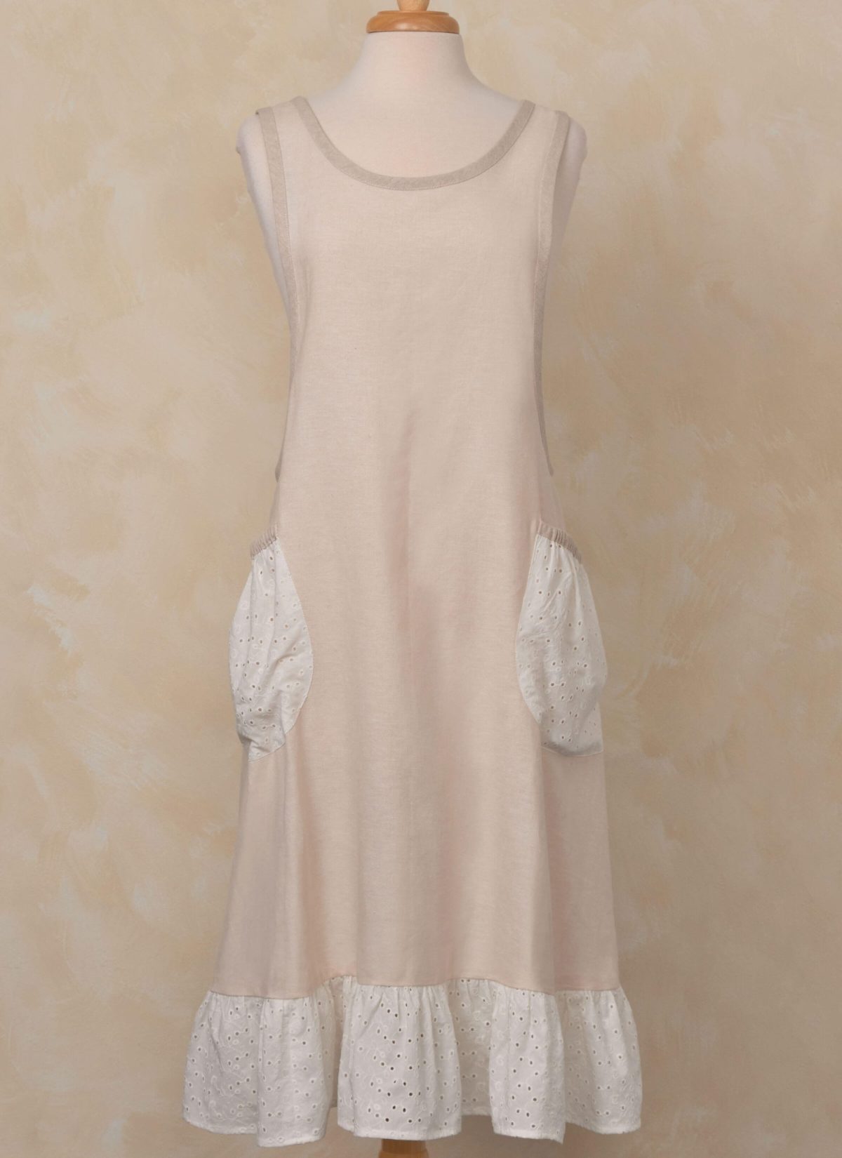 McCall's Sewing Pattern M8598 Misses' Aprons