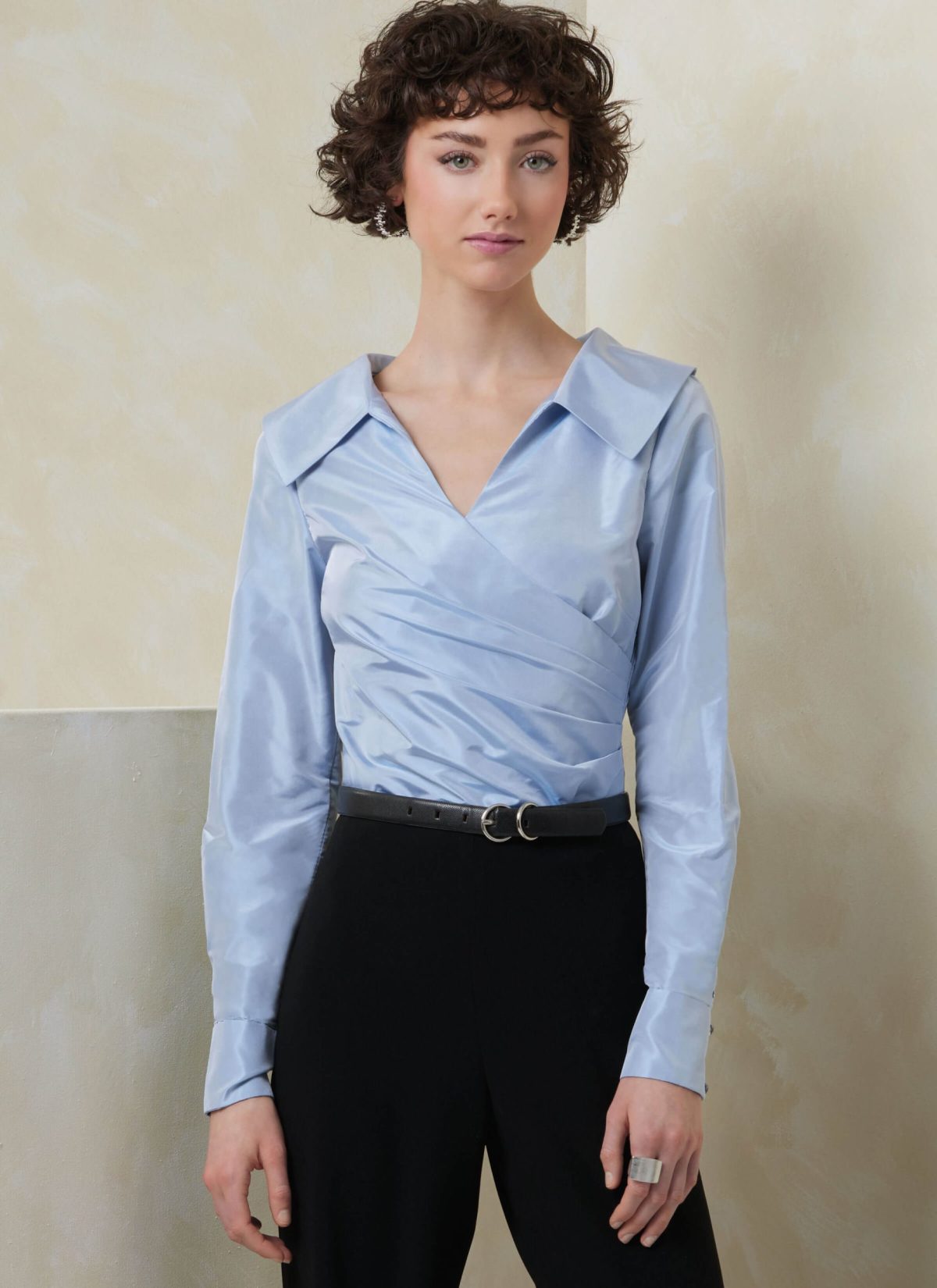 Vogue Patterns Sewing Pattern V2113 Misses' Top with Sleeve Variations