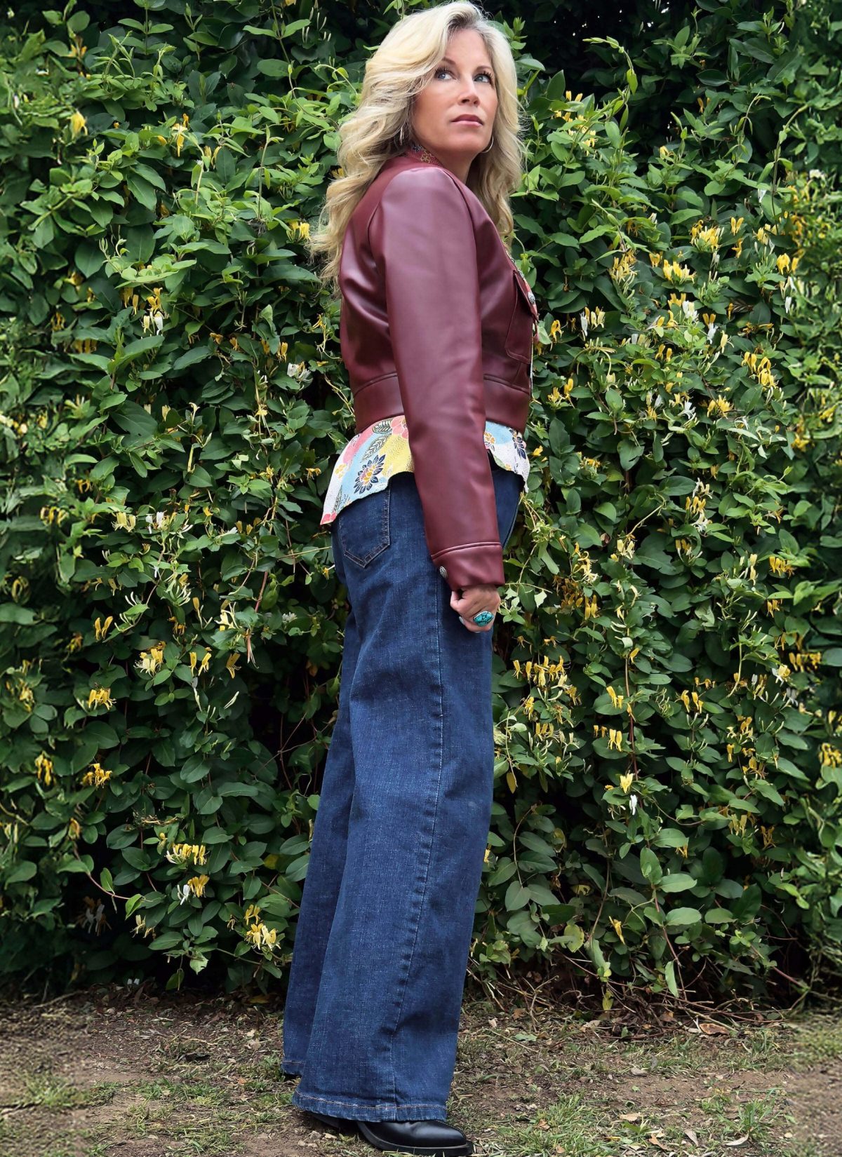 Know Me Sewing Pattern ME2137 Misses' Blouse and Jacket by Lynn Brannelly