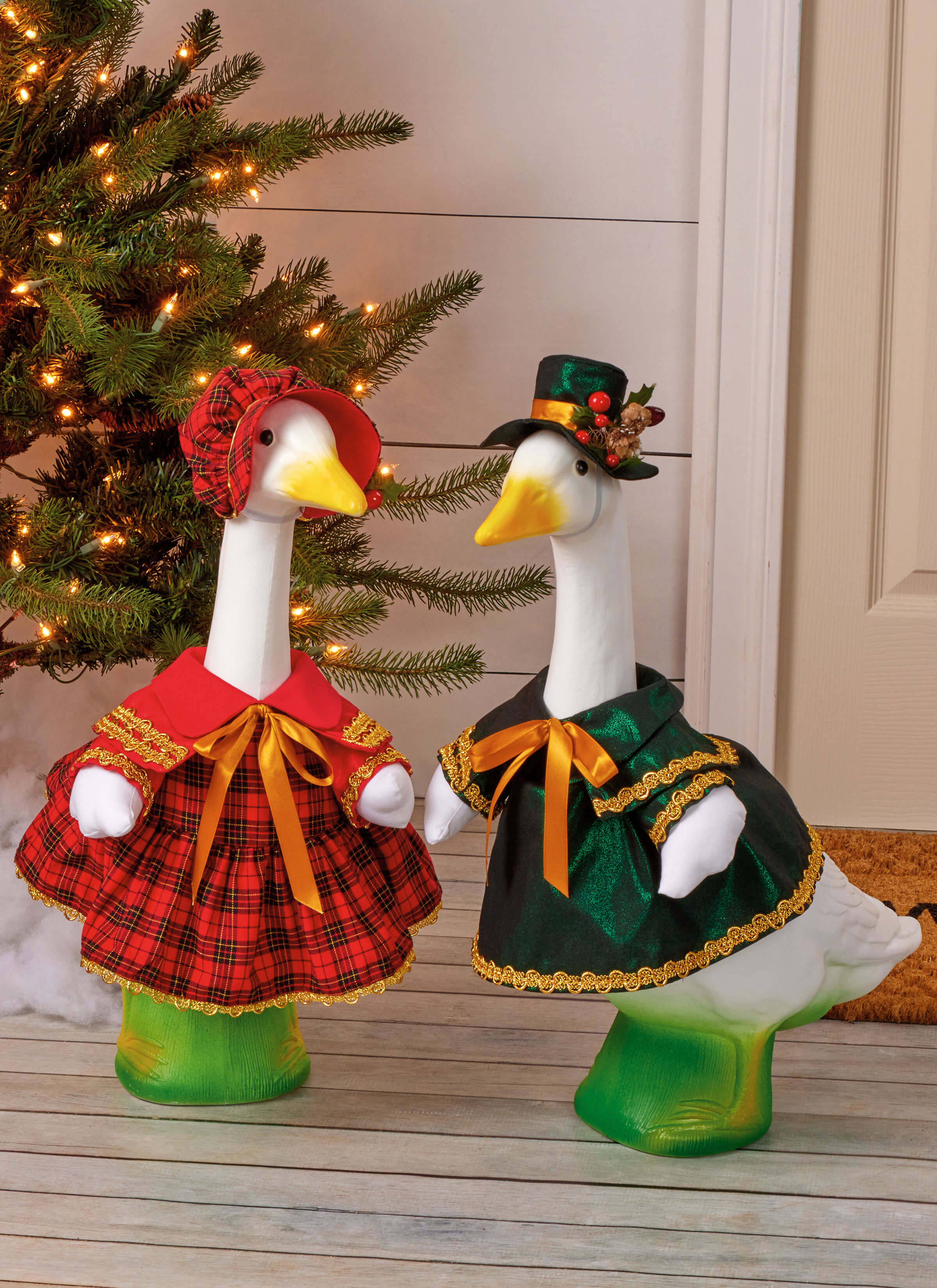 Simplicity Sewing Pattern S3187 Porch Geese Clothes for Christmas Holiday
