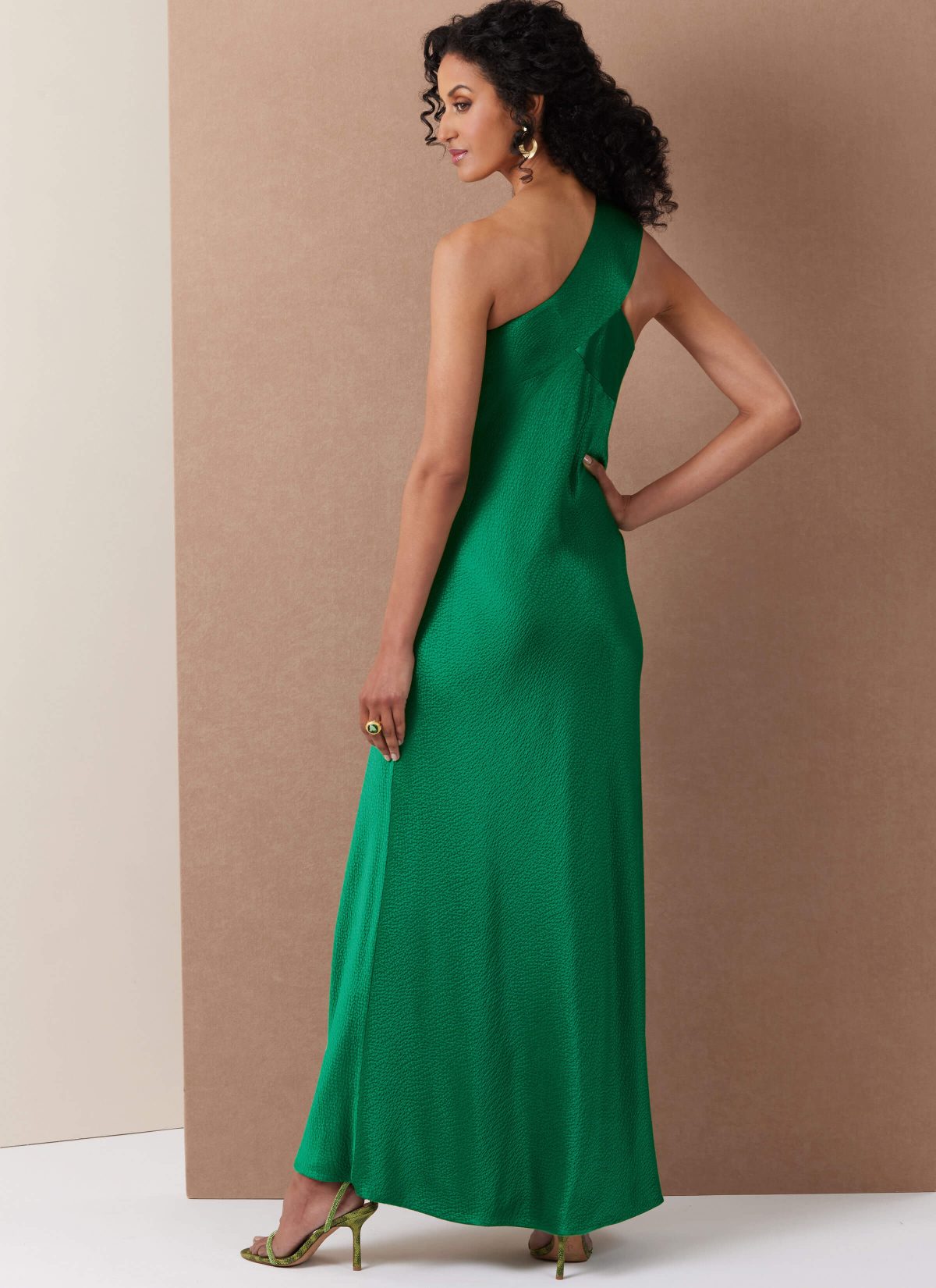 Vogue Patterns Sewing Pattern V2130 Misses' Bias Cut One Shoulder Dress by Tom And Linda Platt