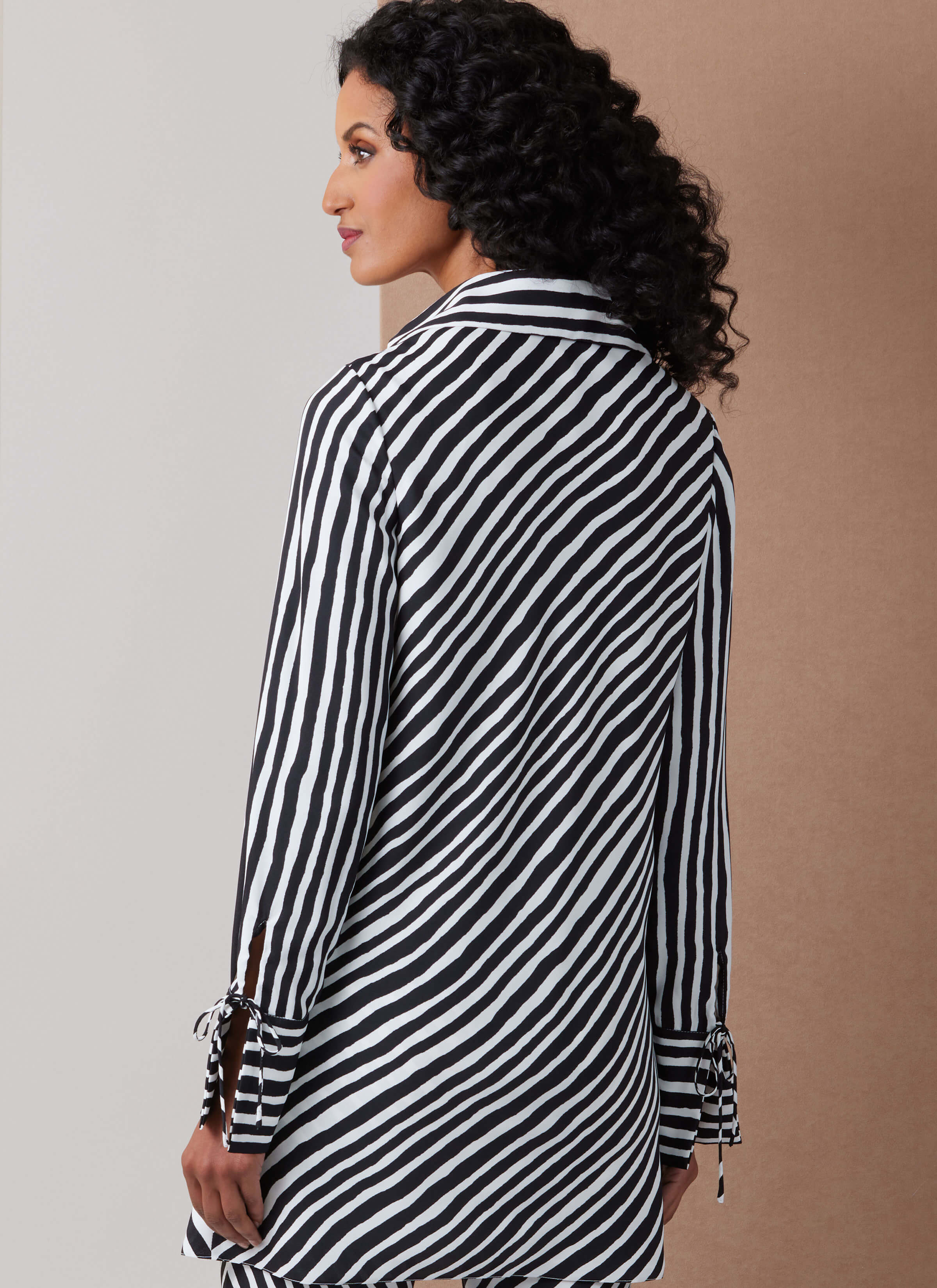 Vogue Patterns Sewing Pattern V2140 Misses' Tunic with Sleeve Variations and Trousers